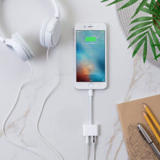 Belkin 3.5 mm Audio and Charge for iPhone and iPad Lightning Adapter