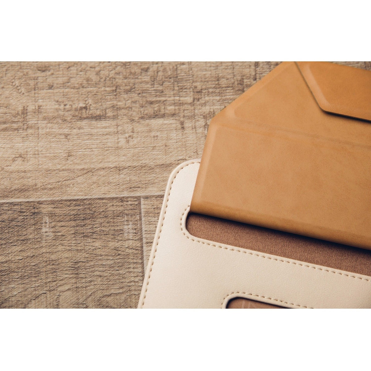 Moshi Muse Carrying Case (Sleeve) for 13" Notebook Cable - Seashell White