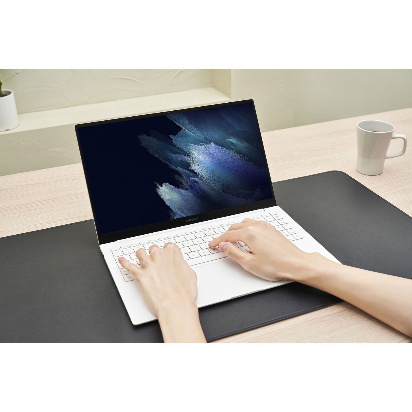 Samsung Galaxy Book Pro NP950XDB-KE2US 15.6" Notebook - Full HD - 1920 x 1080 - Intel Core i5 11th Gen i5-1135G7 2.40 GHz - 8 GB Total RAM - 512 GB SSD - Mystic Silver