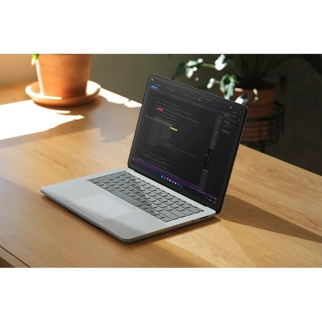 Microsoft Surface Laptop Studio 14.4" Touchscreen Convertible 2 in 1 Notebook - 2400 x 1600 - Intel Core i7 11th Gen i7-11370H Quad-core (4 Core) - 32 GB Total RAM - 2 TB SSD - Platinum