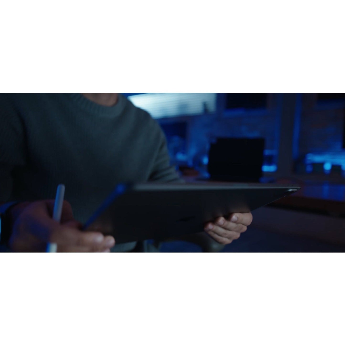 Apple iPad Pro (4th Generation) A2759 Tablet - 11" - Octa-core) - 16 GB RAM - 2 TB Storage - iPadOS 16 - Space Gray