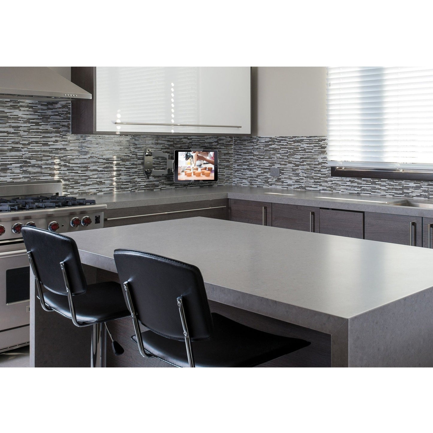 Peerless-AV PTM200 Wall Mount for Tablet PC - Black