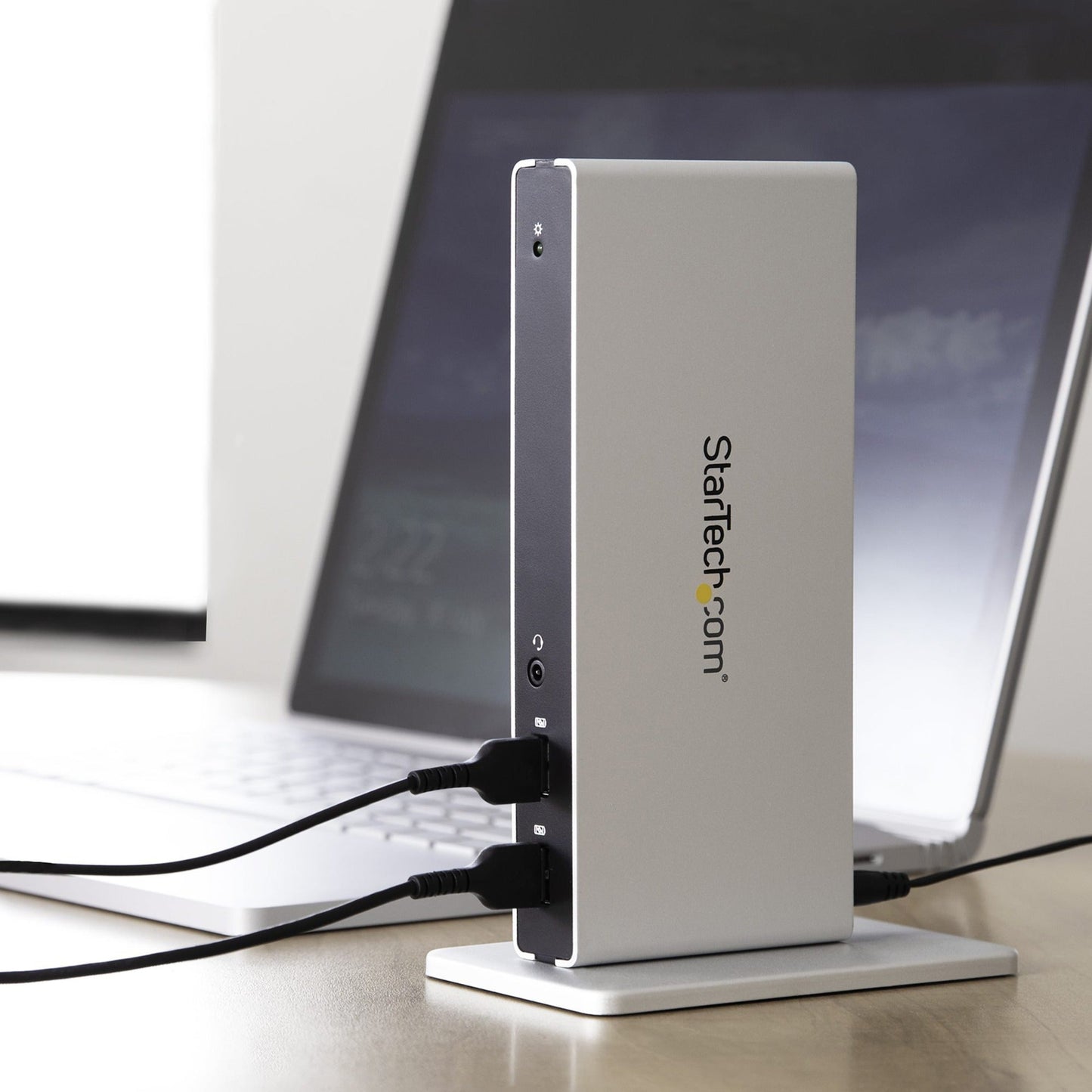 StarTech.com USB 3.0 Docking Station - Compatible with Windows / macOS - Dual DVI Docking Station Supports Dual Monitors - DVI to HDMI and DVI to VGA Adapters Included - USB3SDOCKDD