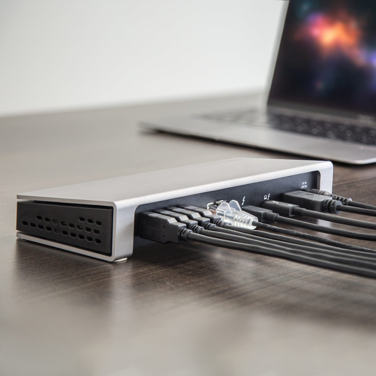 StarTech.com Thunderbolt 3 Dock - Dual Monitor 4K 60Hz TB3 Docking Station with DisplayPort - 85W Power Delivery 6-Port USB 3.0 SD GbE