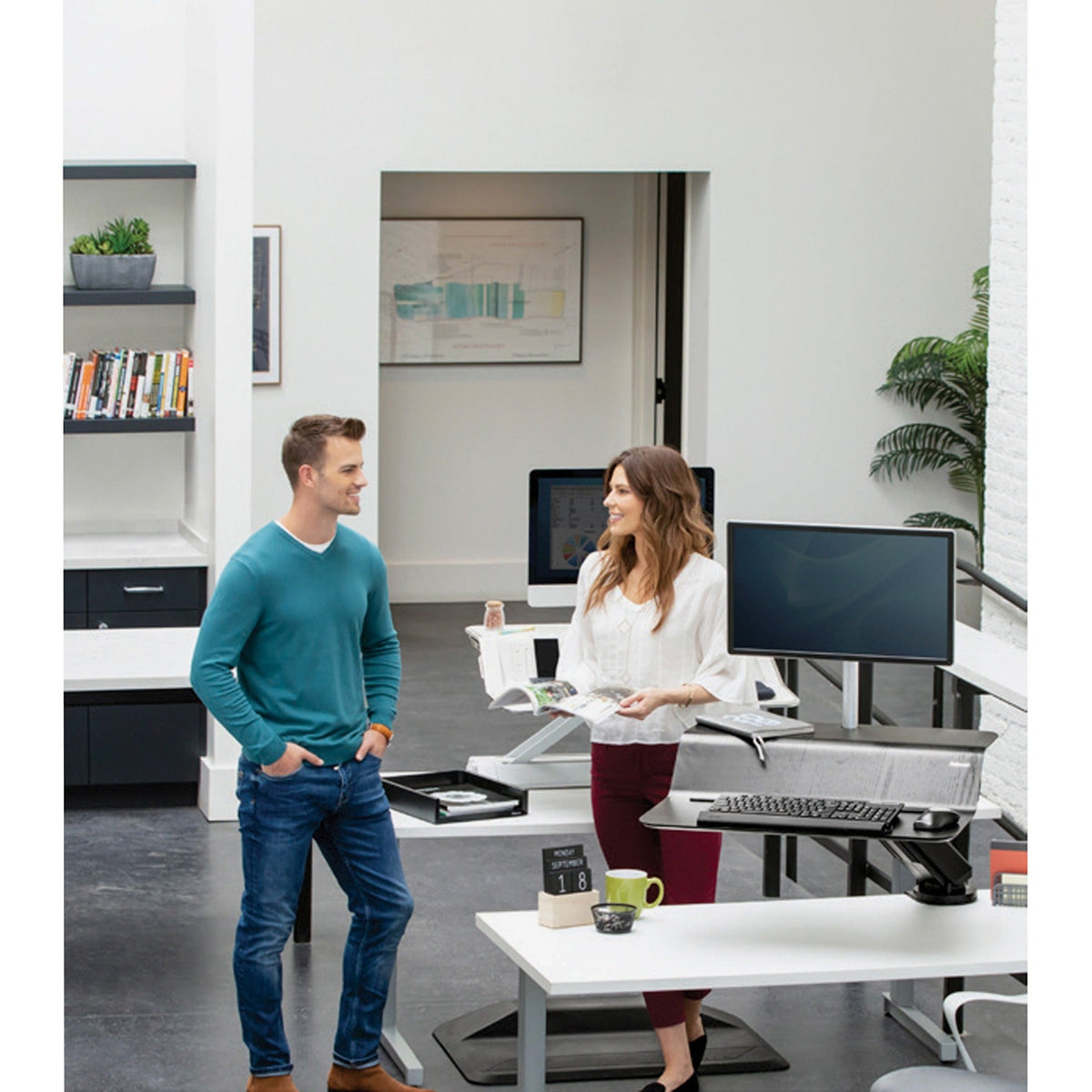 Fellowes Lotus&trade; RT Sit-Stand Workstation Black Single