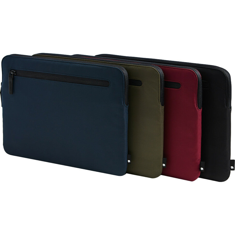 Incase Compact Sleeve in Flight Nylon for 13-inch MacBook Pro Retina / Pro - Thunderbolt 3 (USB-C) and 13-inch MacBook Air with Retina Display - Navy