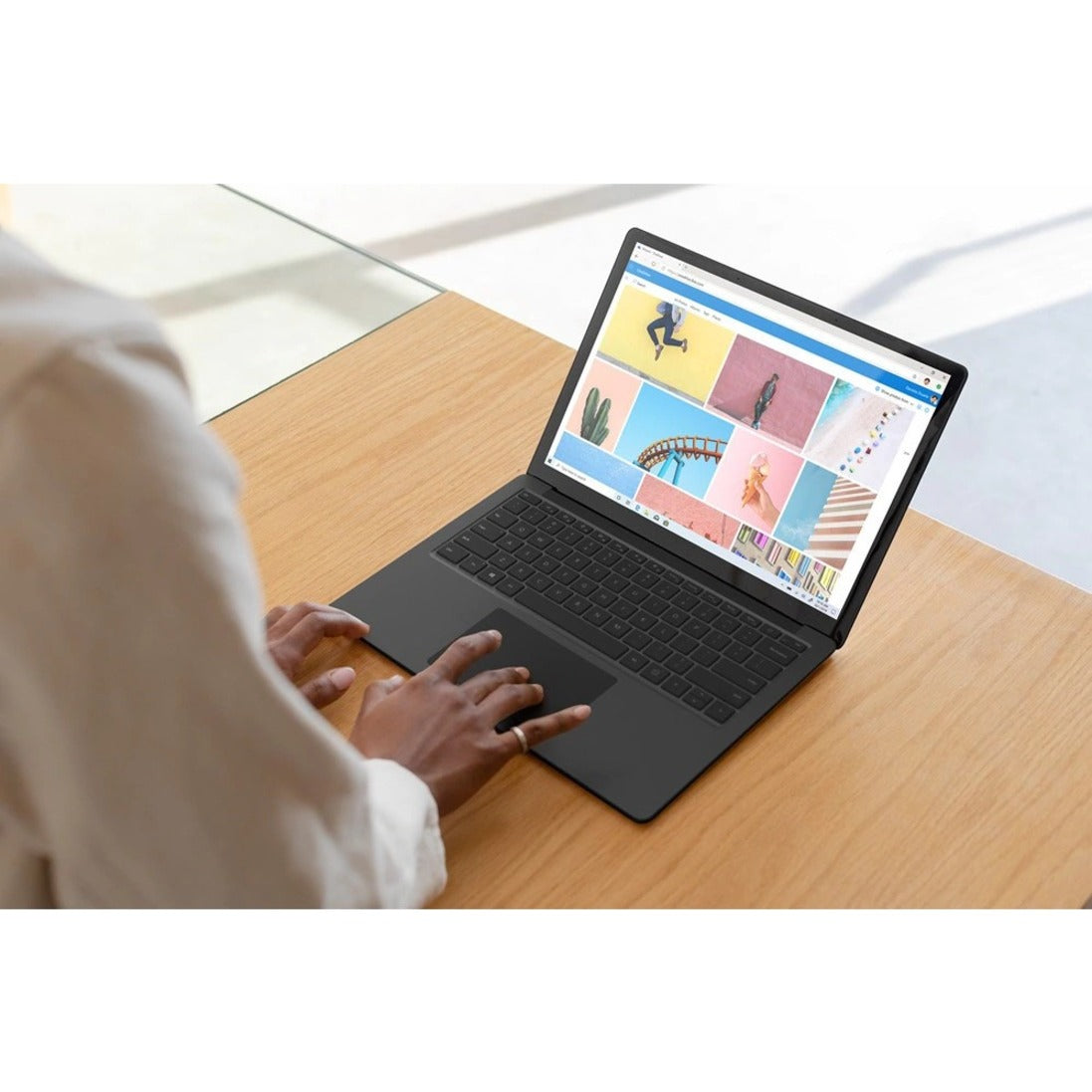 Microsoft Surface Laptop 3 15" Touchscreen Notebook - 2496 x 1664 - Intel Core i7 10th Gen i7-1065G7 Quad-core (4 Core) 1.30 GHz - 32 GB Total RAM - 1 TB SSD - Matte Black