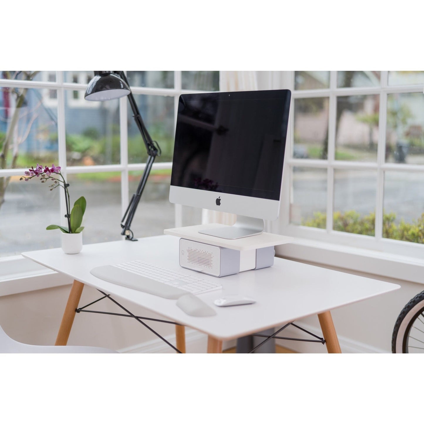 Kensington FreshView Wellness Monitor Stand with Air Purifier