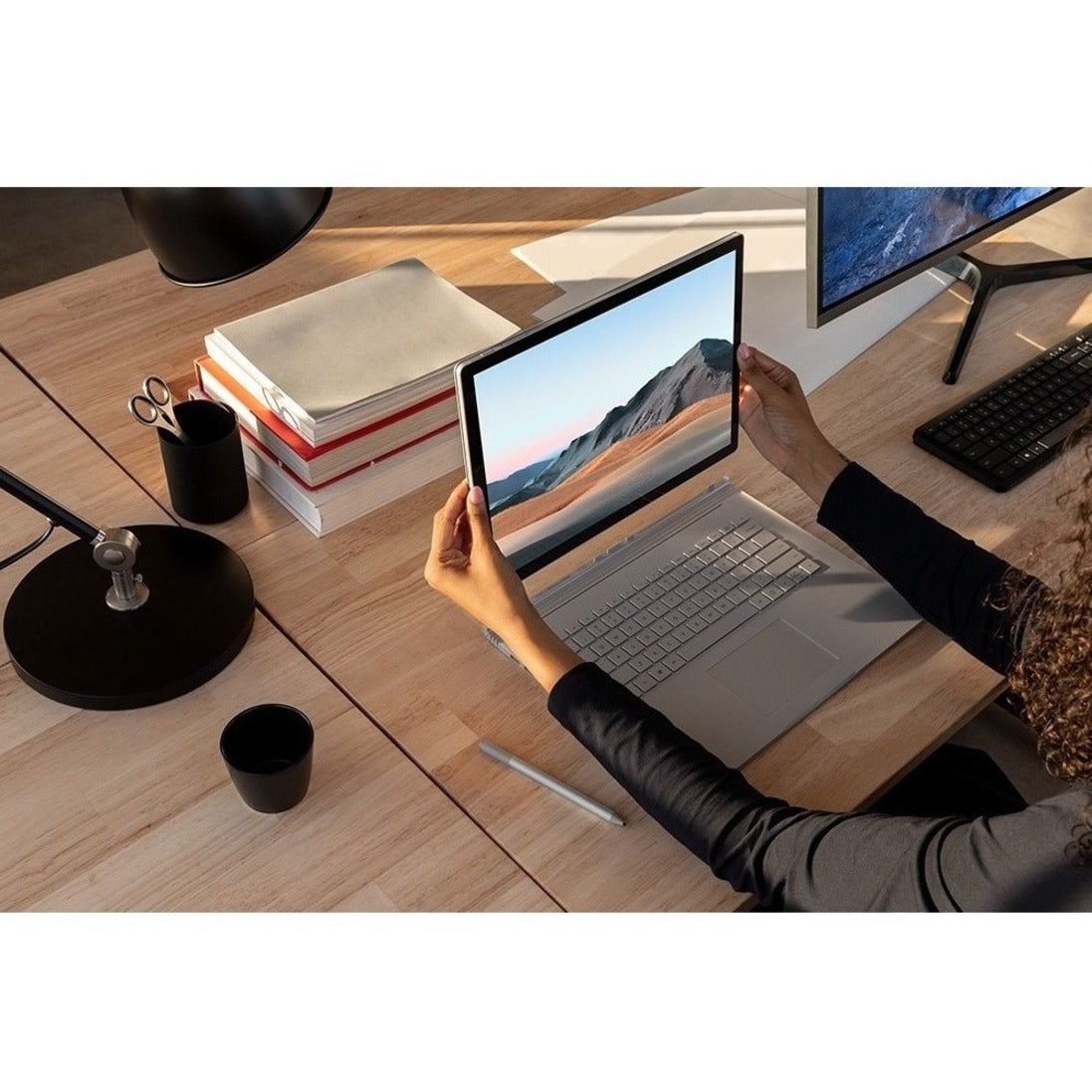 Microsoft Surface Book 3 15" Touchscreen Detachable 2 in 1 Notebook - 3240 x 2160 - Intel Core i7 10th Gen i7-1065G7 Quad-core (4 Core) 1.30 GHz - 16 GB Total RAM - 16 GB On-board Memory - 256 GB SSD - Platinum