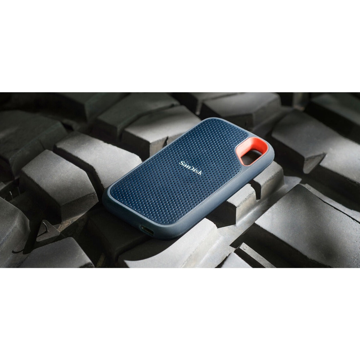 SanDisk Extreme SDSSDE61-2T00-G25 2 TB Portable Solid State Drive - External