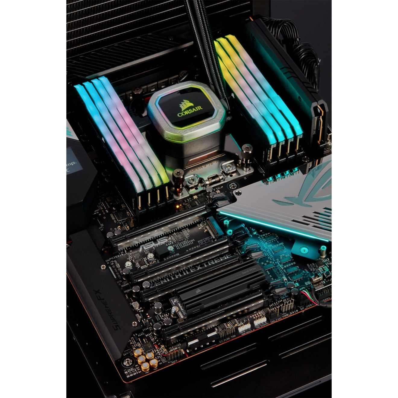 Corsair MP600 PRO 1 TB Solid State Drive - M.2 2280 Internal - PCI Express NVMe (PCI Express NVMe 4.0 x4)