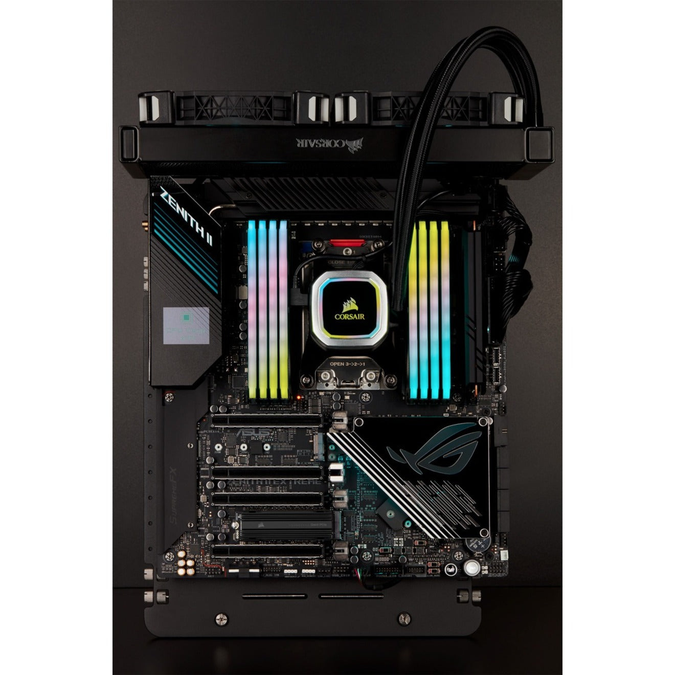 Corsair MP600 PRO 1 TB Solid State Drive - M.2 2280 Internal - PCI Express NVMe (PCI Express NVMe 4.0 x4)