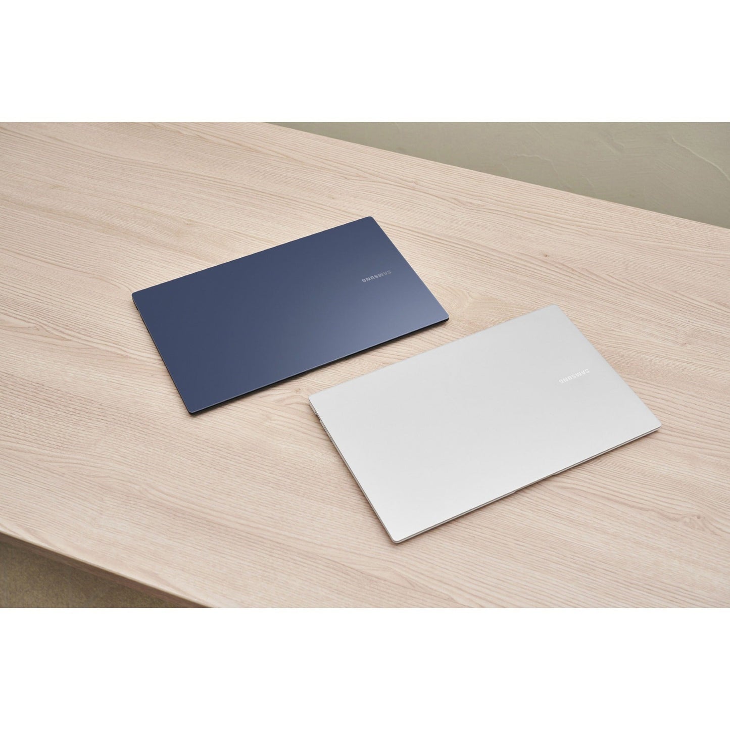 Samsung Galaxy Book Pro NP950XDB-KE2US 15.6" Notebook - Full HD - 1920 x 1080 - Intel Core i5 11th Gen i5-1135G7 2.40 GHz - 8 GB Total RAM - 512 GB SSD - Mystic Silver