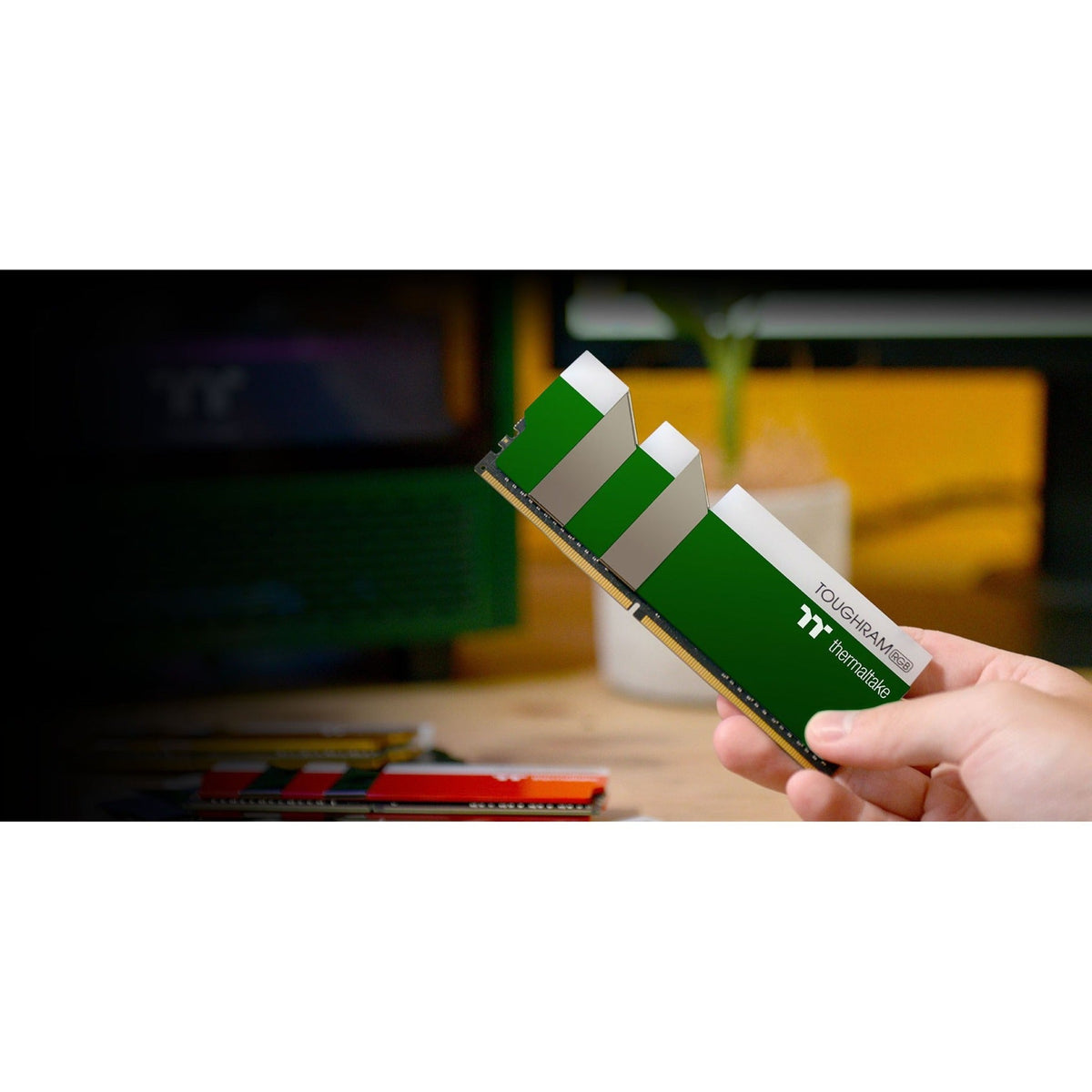 Thermaltake TOUGHRAM RGB Memory DDR4 3600MHz 16GB (8GB x2)-Racing Green