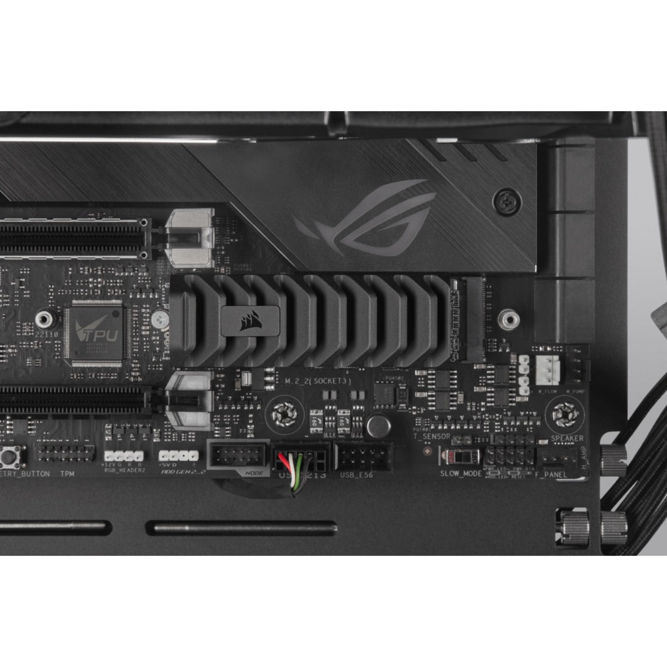 Corsair MP600 PRO XT 4 TB Solid State Drive - M.2 2280 Internal - PCI Express NVMe (PCI Express NVMe 4.0 x4)
