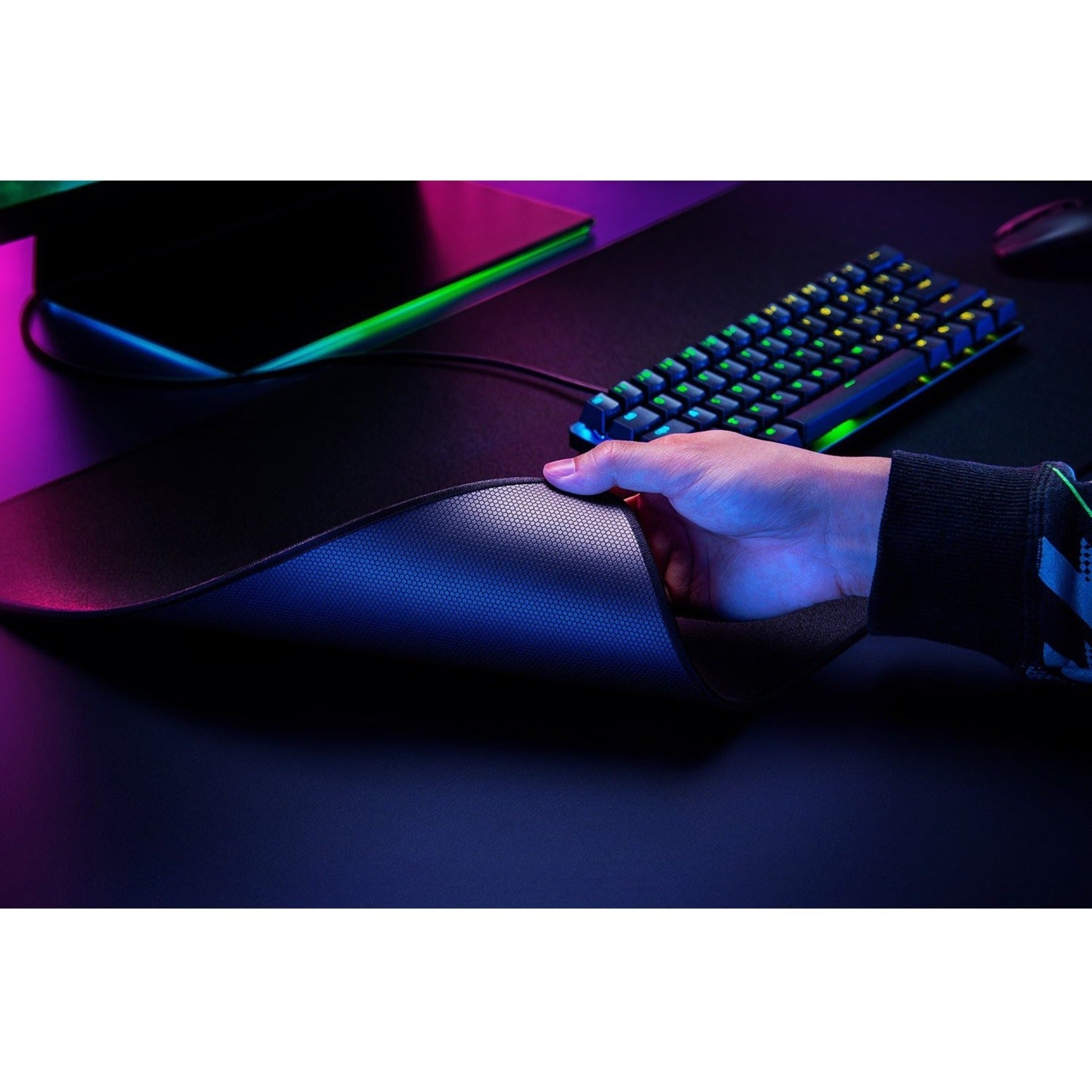 Razer Strider Hybrid Gaming Mouse Pad XXL - Thumbnail 4