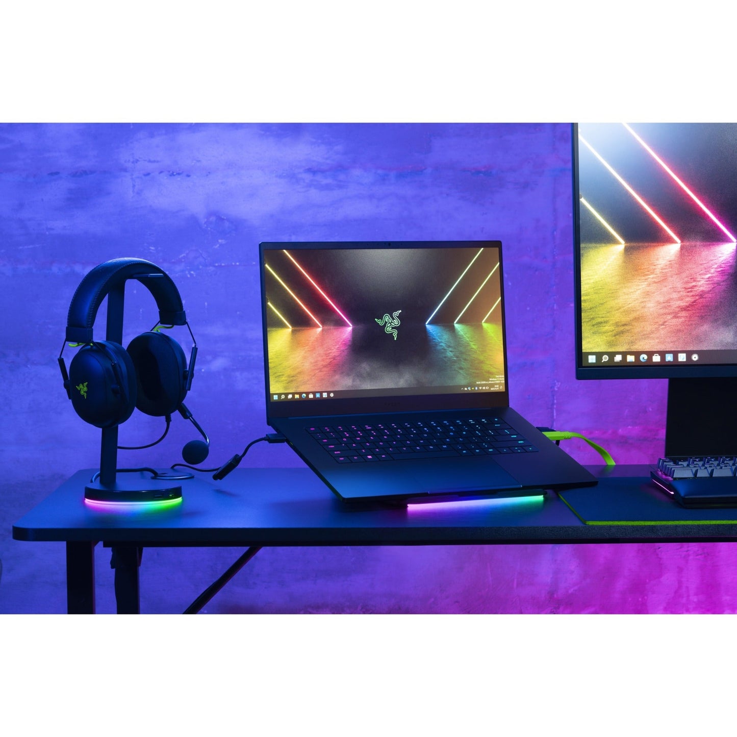 Razer Blade 15 Advanced Edition 15.6" Gaming Notebook - Full HD - 1920 x 1080 - Intel Core i7 12th Gen i7-12800H Tetradeca-core (14 Core) 1.80 GHz - 16 GB Total RAM - 1 TB SSD - Black