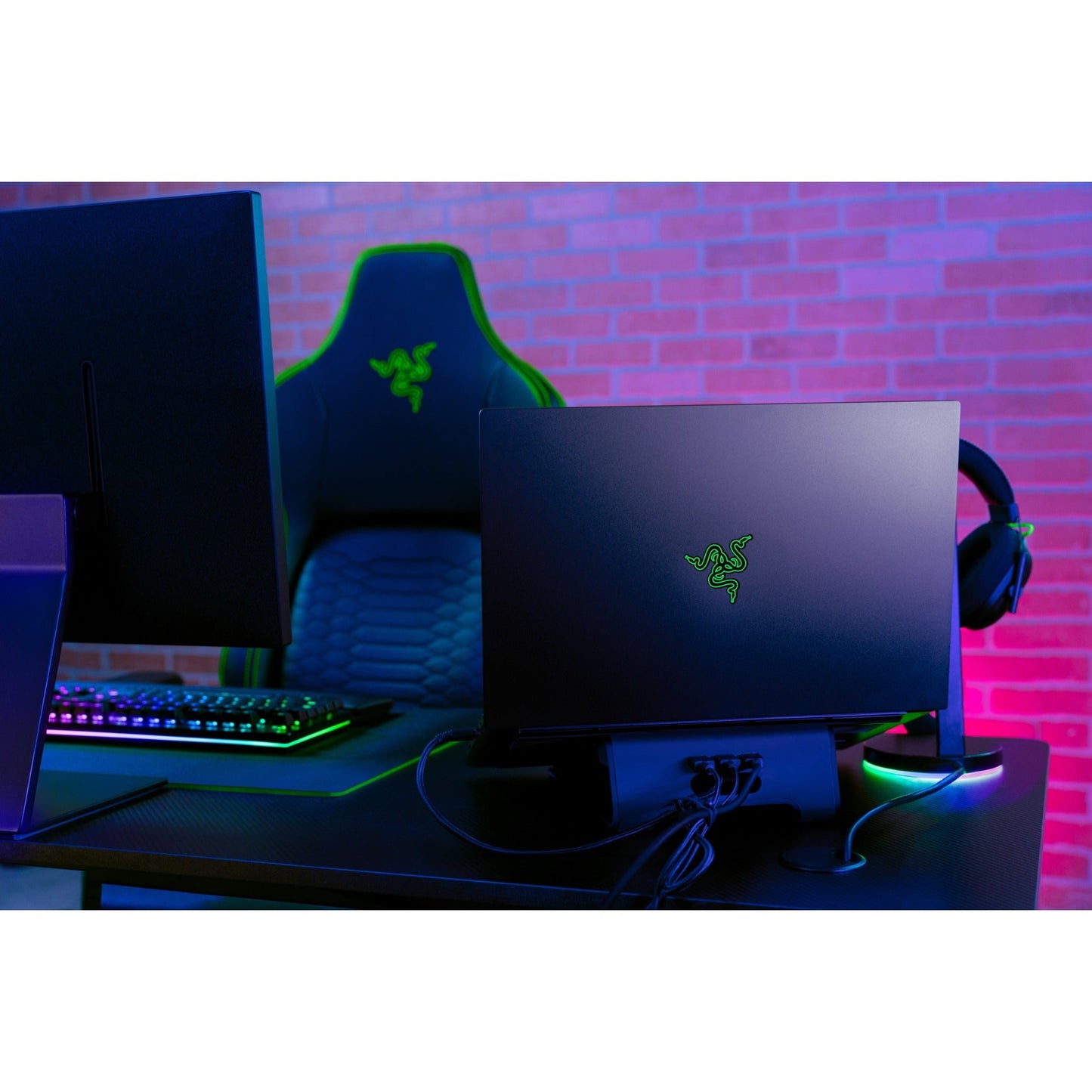 Razer Blade 15 Advanced Edition 15.6" Gaming Notebook - Full HD - 1920 x 1080 - Intel Core i7 12th Gen i7-12800H Tetradeca-core (14 Core) 1.80 GHz - 16 GB Total RAM - 1 TB SSD - Black