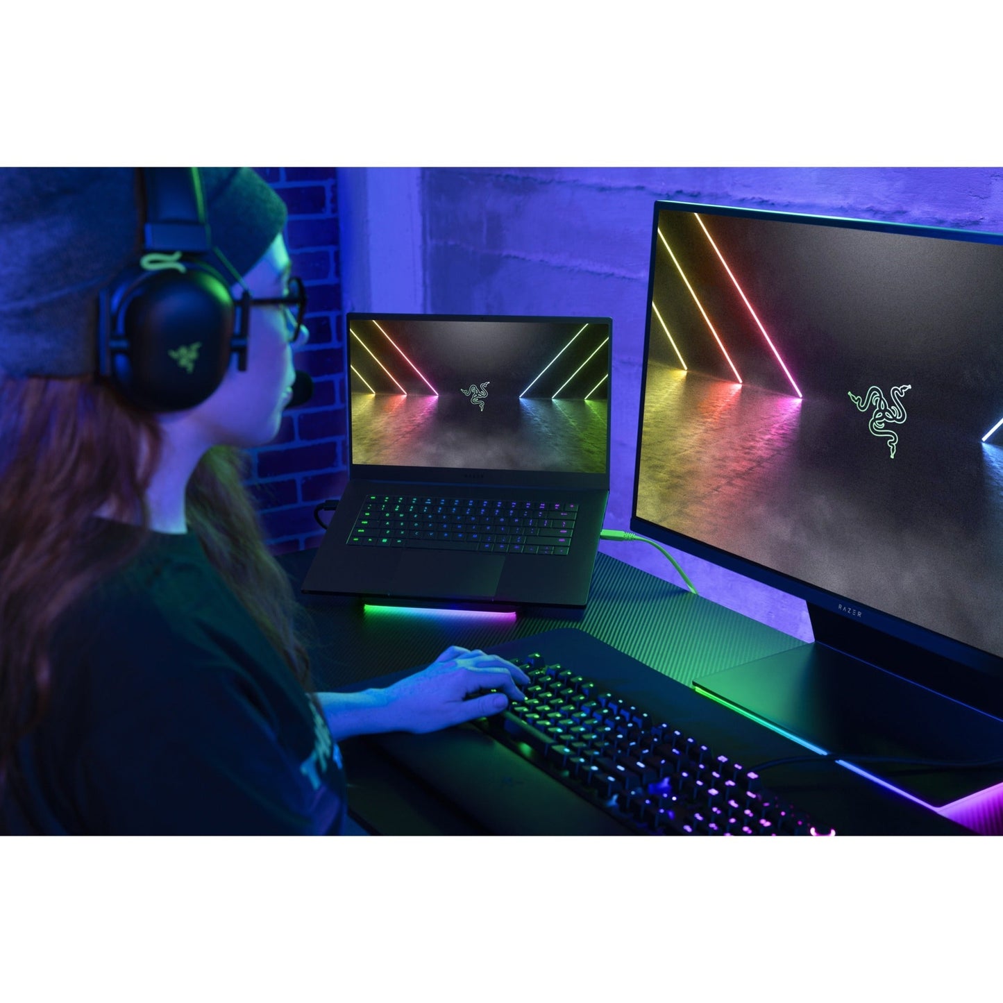 Razer Blade 15 Advanced Edition 15.6" Gaming Notebook - Full HD - 1920 x 1080 - Intel Core i7 12th Gen i7-12800H Tetradeca-core (14 Core) 1.80 GHz - 16 GB Total RAM - 1 TB SSD - Black