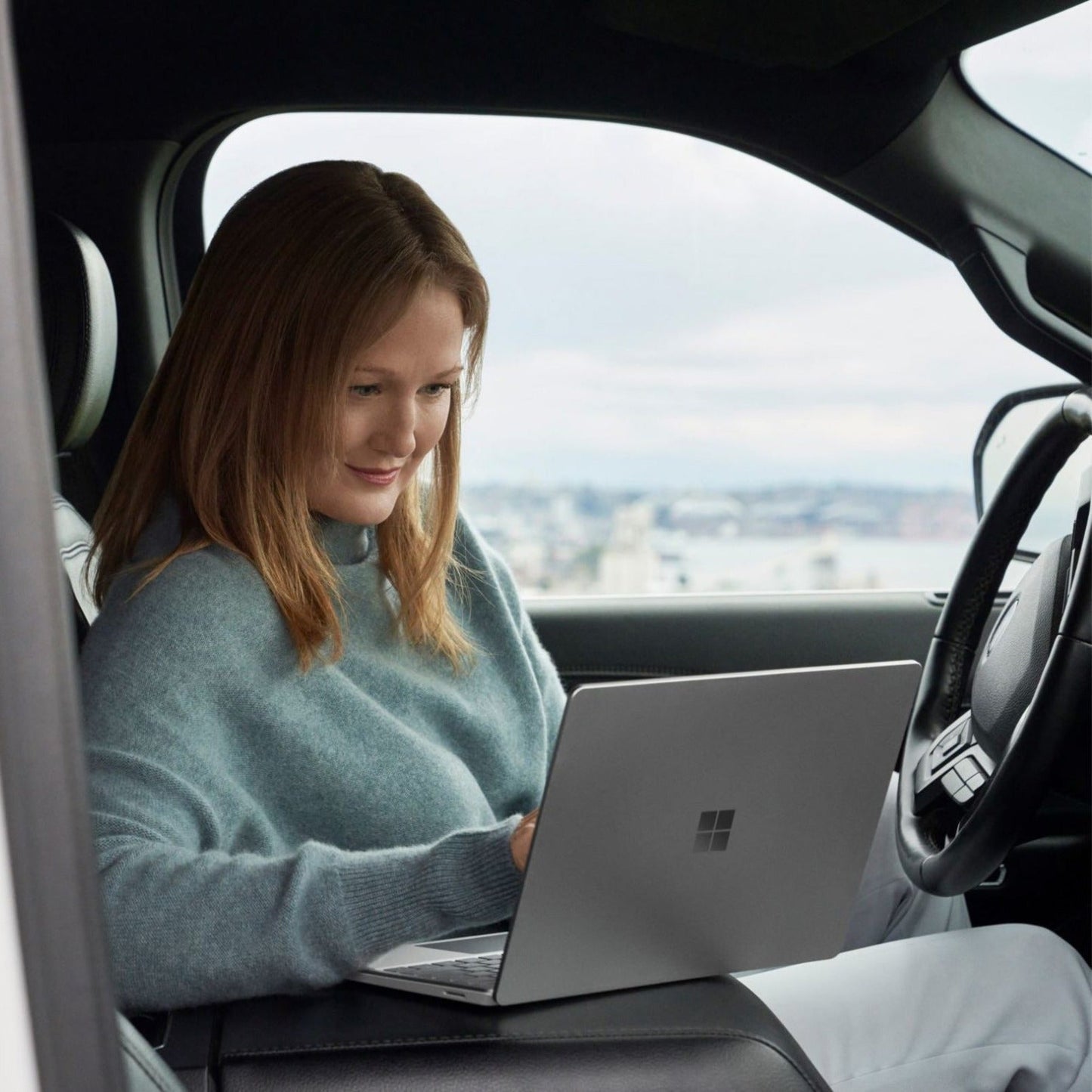 Microsoft Surface Laptop Go 2 12.4" Touchscreen Notebook - 1536 x 1024 - Intel Core i5 11th Gen i5-1135G7 Quad-core (4 Core) 2.40 GHz - 4 GB Total RAM - 128 GB SSD - Platinum