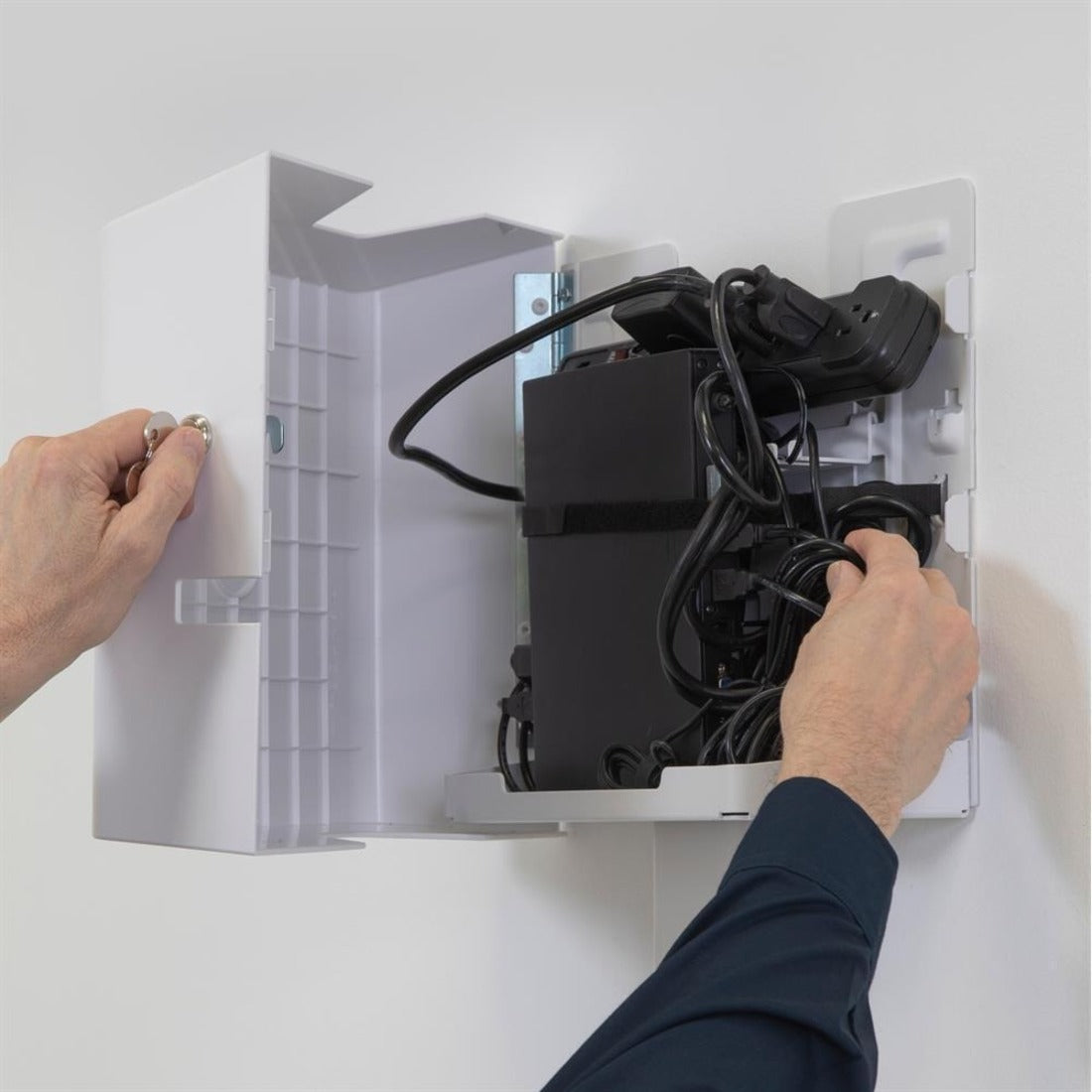Ergotron Mounting Enclosure for CPU Computer - White
