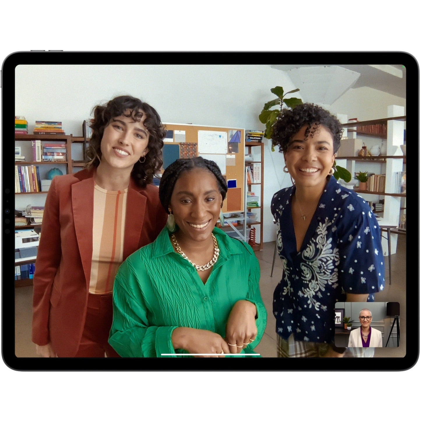 Apple iPad Pro (6th generation) A2764 Tablet - 12.9" - Octa-core) - 8 GB RAM - 256 GB Storage - iPadOS 16 - 5G - Space Gray