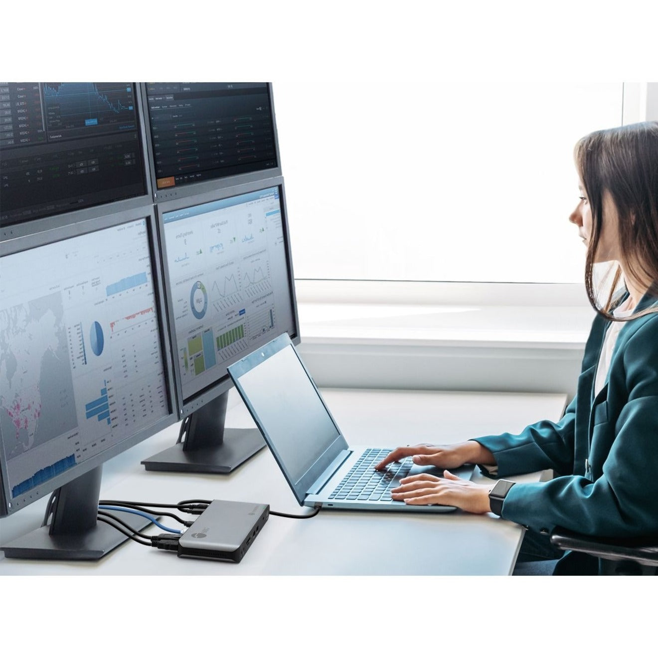 SIIG Quad Display Thunderbolt 4 Docking Station & PD