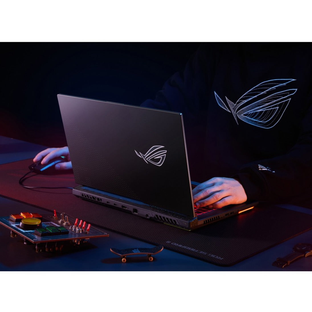 Asus ROG Strix G15 G513 G513RC-EH71 15.6" Gaming Notebook - AMD Ryzen 7 - 8 GB Total RAM - 512 GB SSD